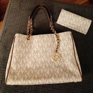Sold× Michael Kors handbag wallet set